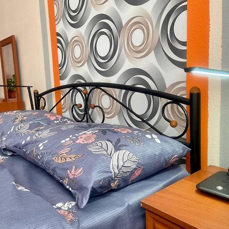 Uneed Rooms Sakvoiaj Kiev Exterior foto