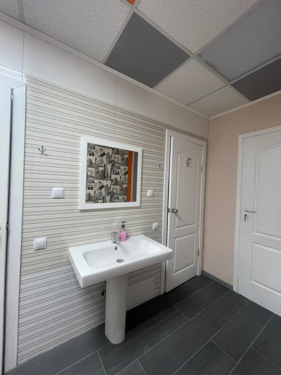 Uneed Rooms Sakvoiaj Kiev Exterior foto