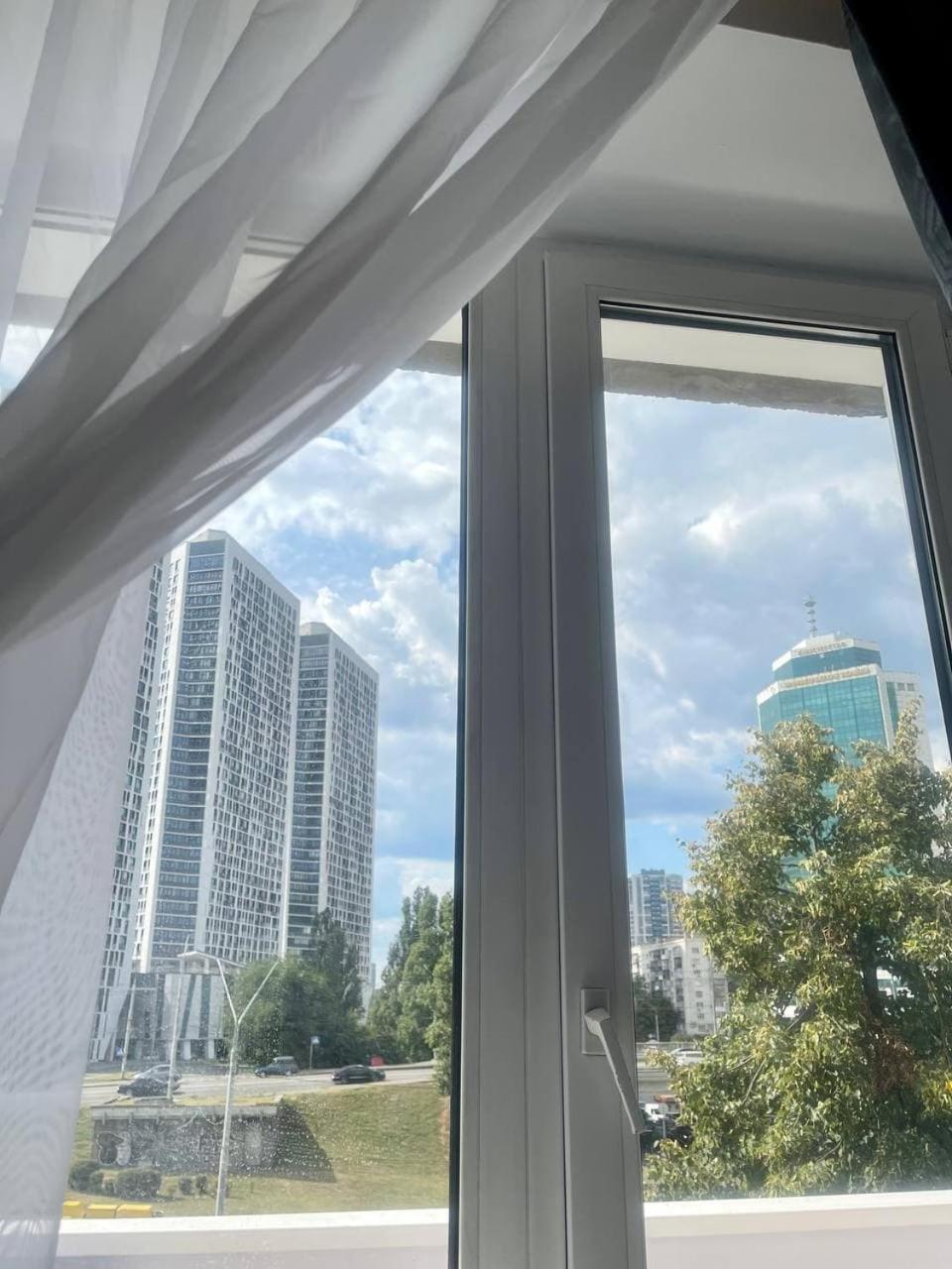 Uneed Rooms Sakvoiaj Kiev Exterior foto