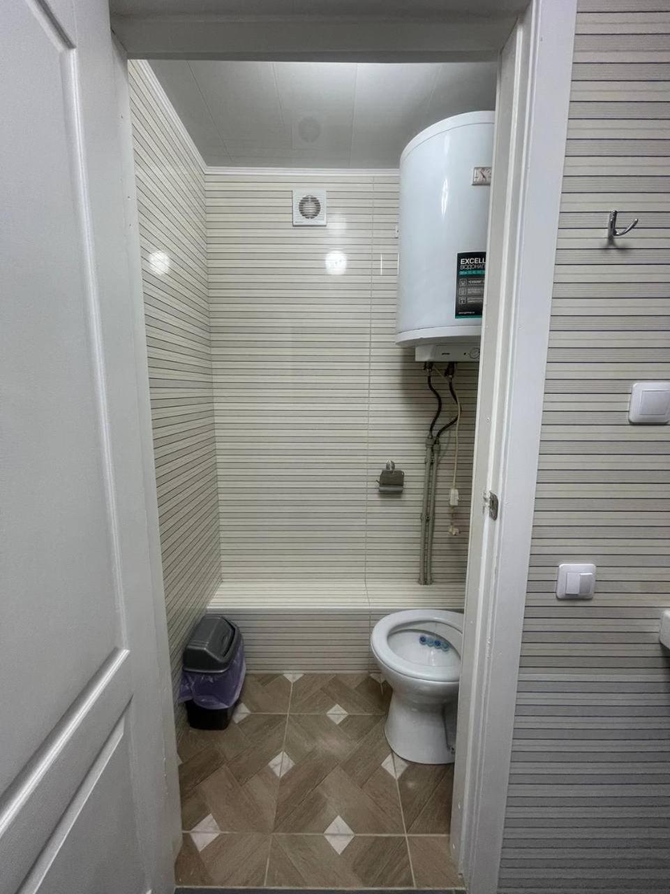Uneed Rooms Sakvoiaj Kiev Exterior foto